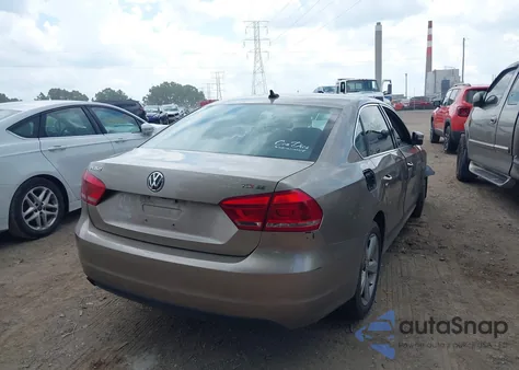 2015 Volkswagen Passat 1.8T Se из США, поврежденный, VIN 1VWBT7A35FC043822